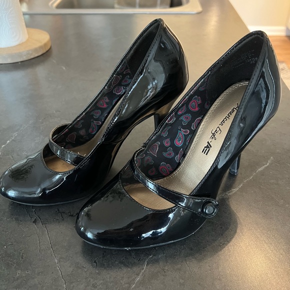 Heels - Picture 2 of 4